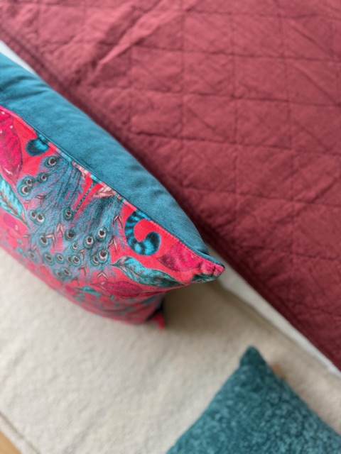 Funda Cojín Lorito Velvet - Imagen 4